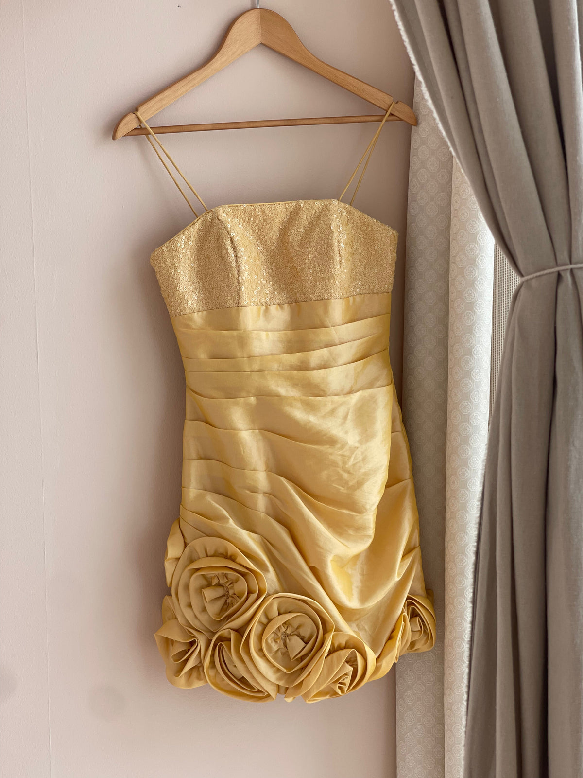Golden Rose dress structured bodice and lace detail